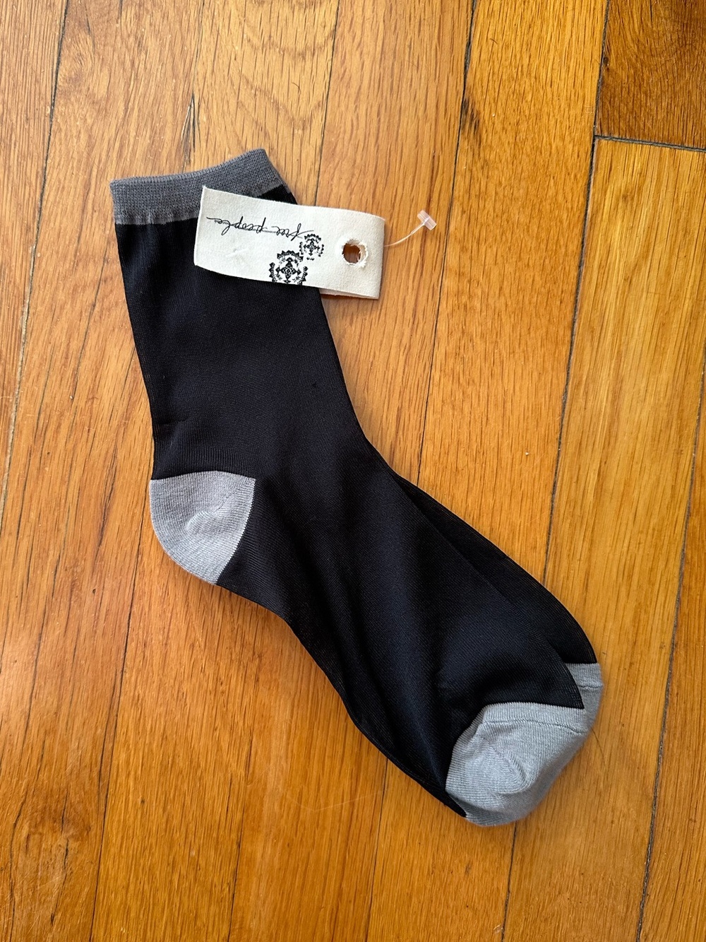 New Free People Sheer Comb Crew Socks Size 9-11 Black & Grey Colorblock